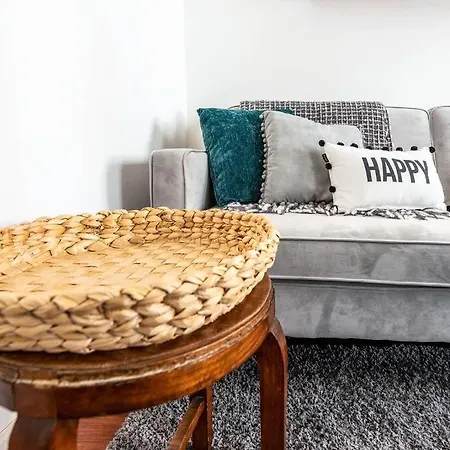 Cozy 1 Bedroom With Patio Лиссабон